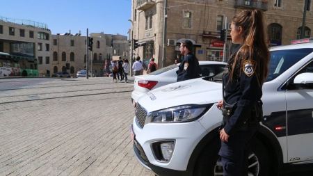اعتقال زوجين ورجل آخر بشبهة الاعتداء على أحد سكّان جلجولية